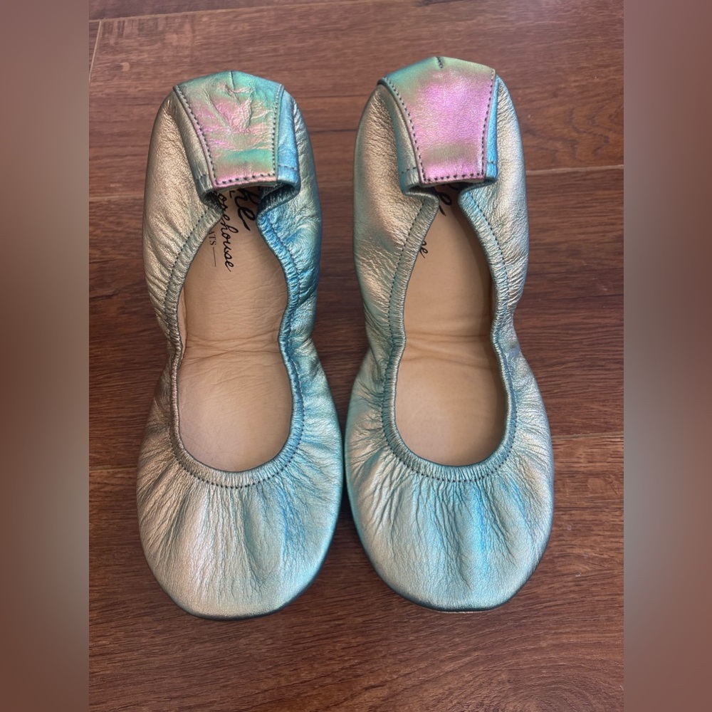 Storehouse flats size 8